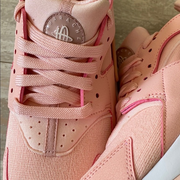 NWT Nike huarache run special edition - Picture 9 of 10